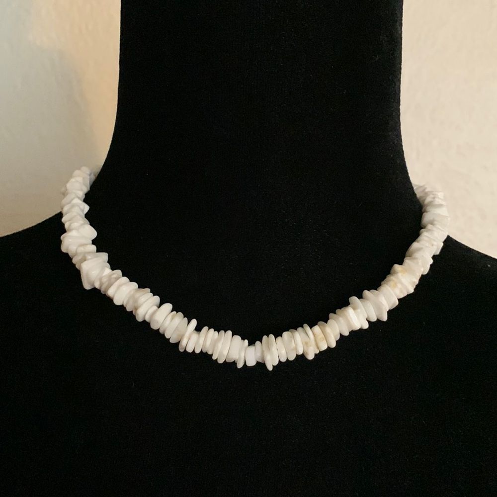 ⛱👙🌸Beach Babe Vibes! White Handmade Shell Chip Necklace